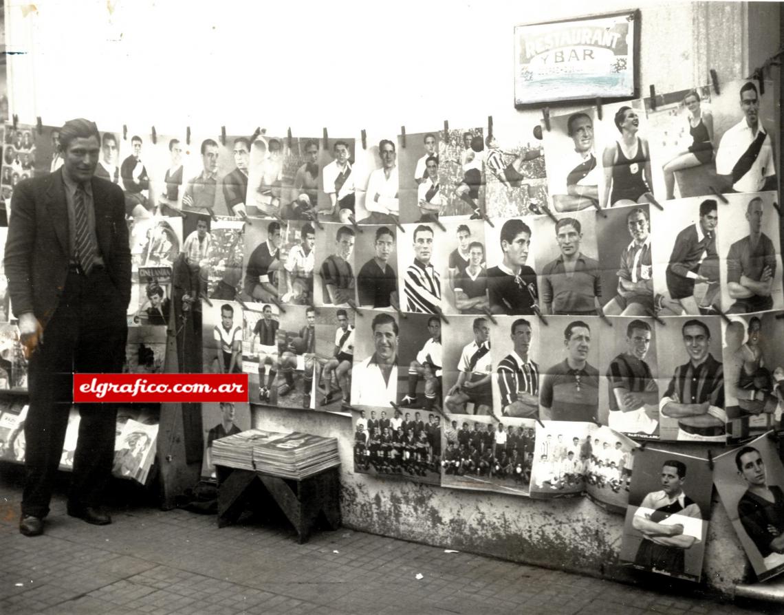 Imagen 1939. Trabajar es un placer. esto debe pensar Arturo Fernández, el canillita de Belgrano y Balcarce fanático mayor.