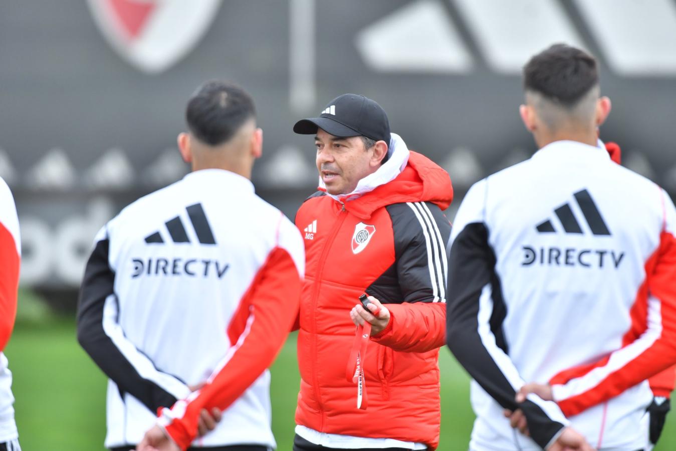 Imagen Gallardo comandó la práctica de este domingo, pocas horas después del empate con Huracán.