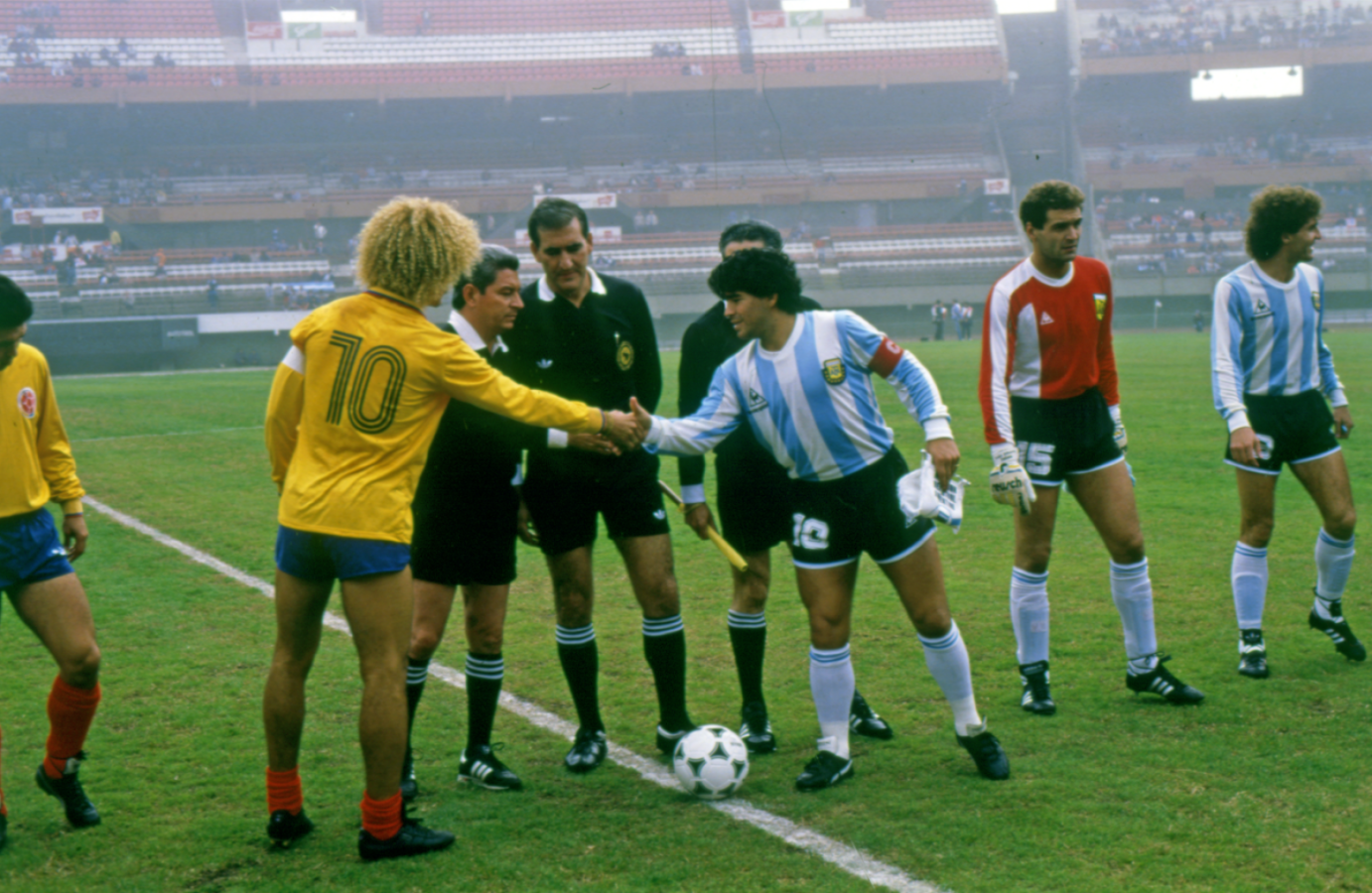 Imagen Maradona y Valderrama, en la Copa América 1987.