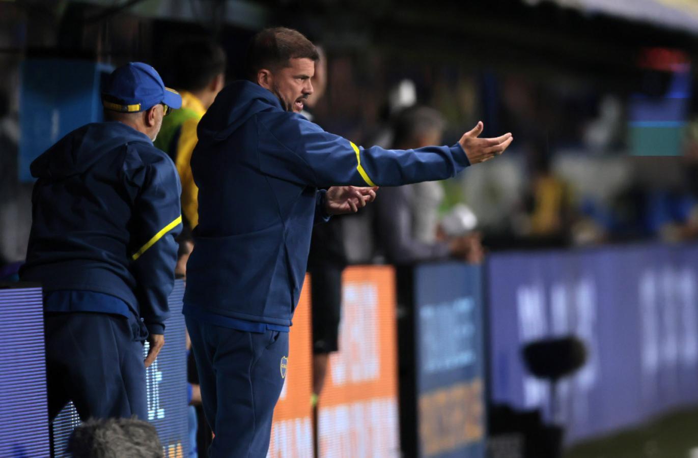 Imagen El entrenador de la Reserva podría dirigir a la Primera sólo ante Tigre.
