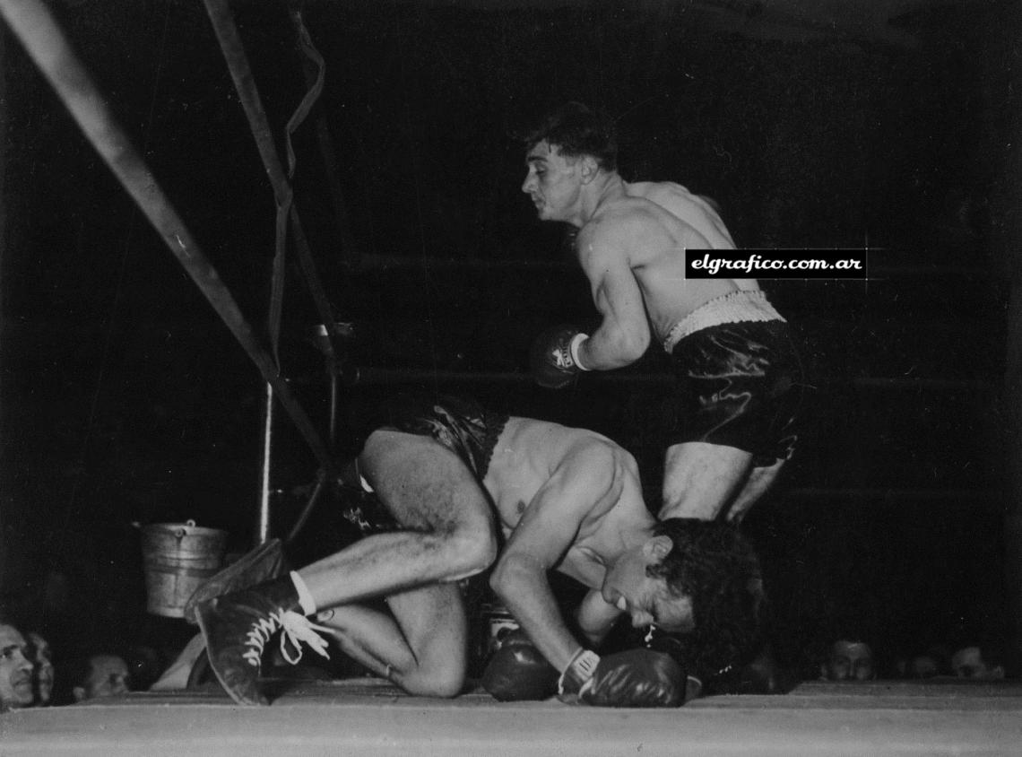 Imagen En su sexta pelea como prefesional, Cucusa le gana por KO técnico a Francisco Martinez.s