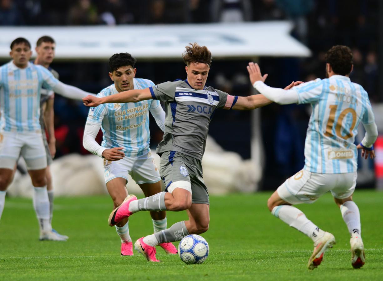 Imagen de En vivo: Gimnasia y Atlético Tucumán chocan en el Bosque