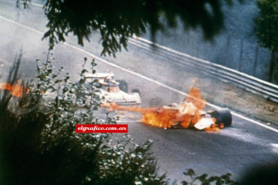 Imagen Dicho accidente fue el 1 de agosto de 1976 en el circuito de Nürburgring.