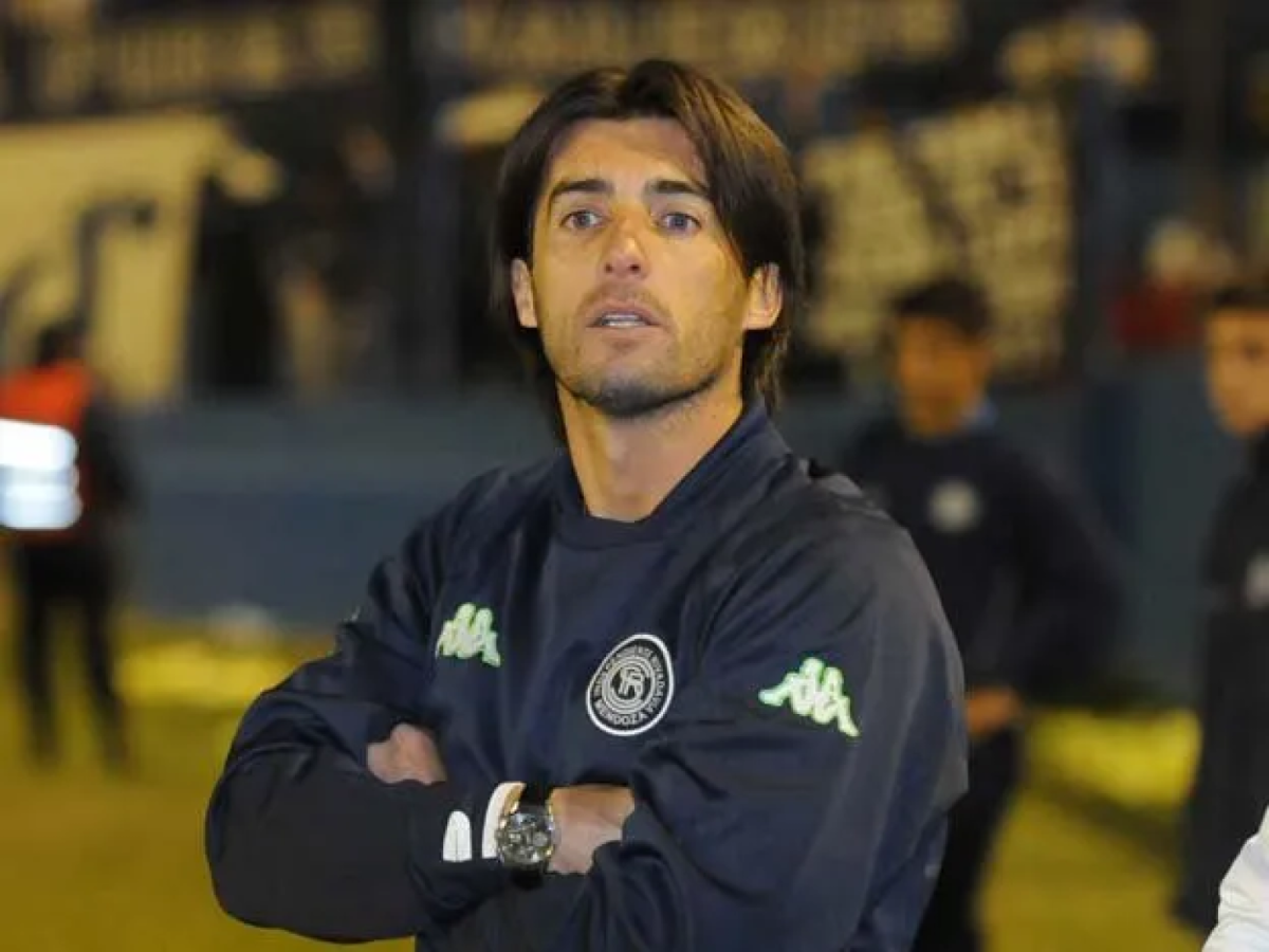 Imagen Trotta salió a bancar a Bielsa