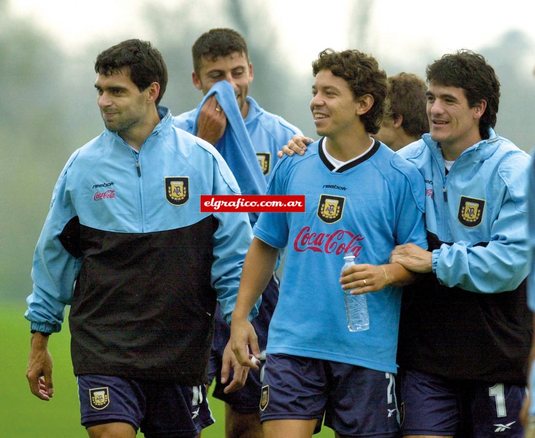 Imagen Con Ayala, Samuel y Ortega en tiempos de Bielsa. “Bielsa y Sabella fueron los técnicos de los que más aprendí”.