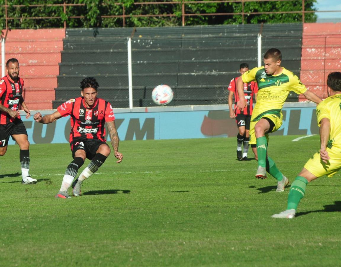 Imagen La pelota genera atracción. Aldosivi