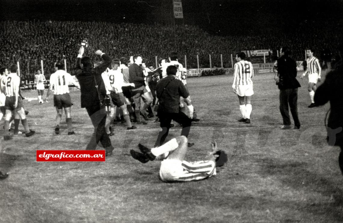 Imagen La violencia dentro del campo de juego, llevó a algunos jugadores a pasar días en la cárcel.