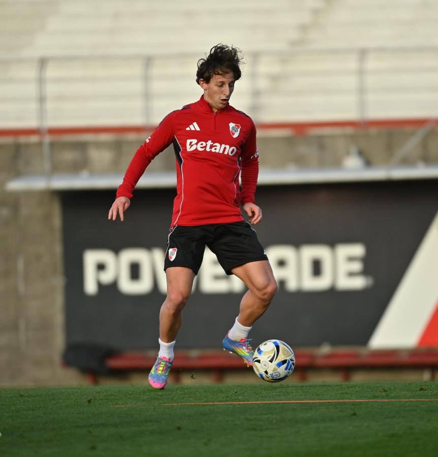 Imagen Matías Galarza Fonda y su primera práctica con los colores de River.