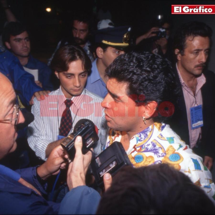 Imagen Maradona, entrevistado por Esteban Salinas, quien desconocía la imagen del archivo.