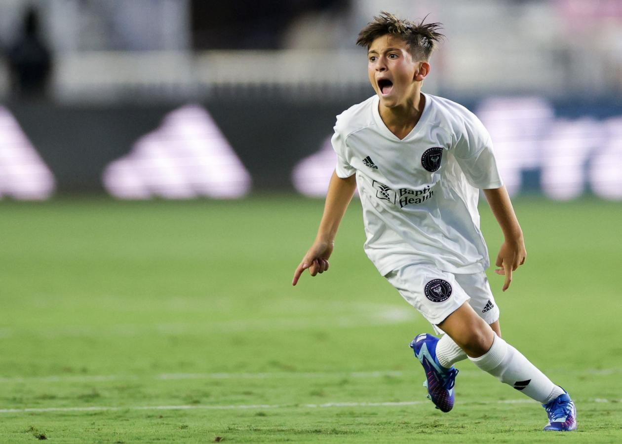 Imagen Thiago Messi en acción en el clásico sub 13 contra Orlando City.