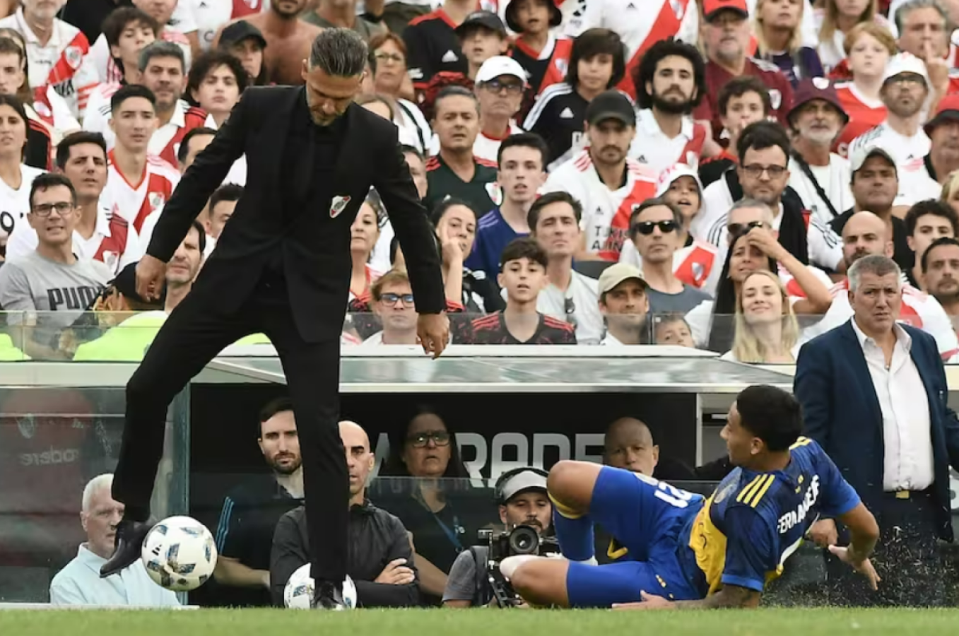 Imagen Ganar el clásico en el Monumental: la primera alegría de Demichelis en River.