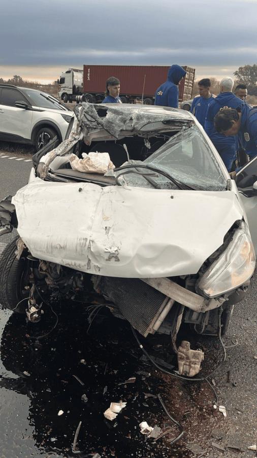 Imagen Así quedó el auto de Kevin Gutiérrez tras el accidente. Foto: Tomás Dvoretzky.