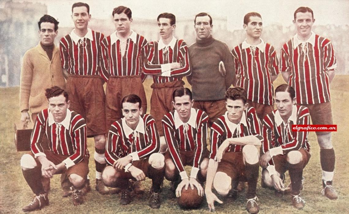 Imagen Pibona en la formación de Chacarita en 1931. De pie: B. Brizuela, J. Gil, G. Duchini, E. Alterio, A. de Vicente y E. Cichino. Hincados: J. Cruz, A. Seijas, J. Stagnaro, P. Stochetti y E. Gómez.