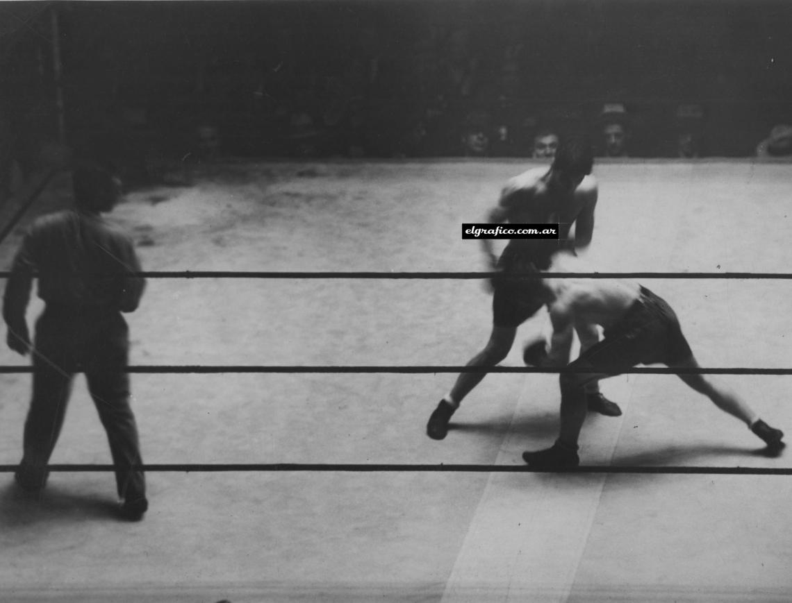 Imagen El 17 de octubre otra vez en el Madison, Justo Suárez le gana por puntos a Louis "Kid" Kaplan, un experimentado peleador en la última parte de su carrera