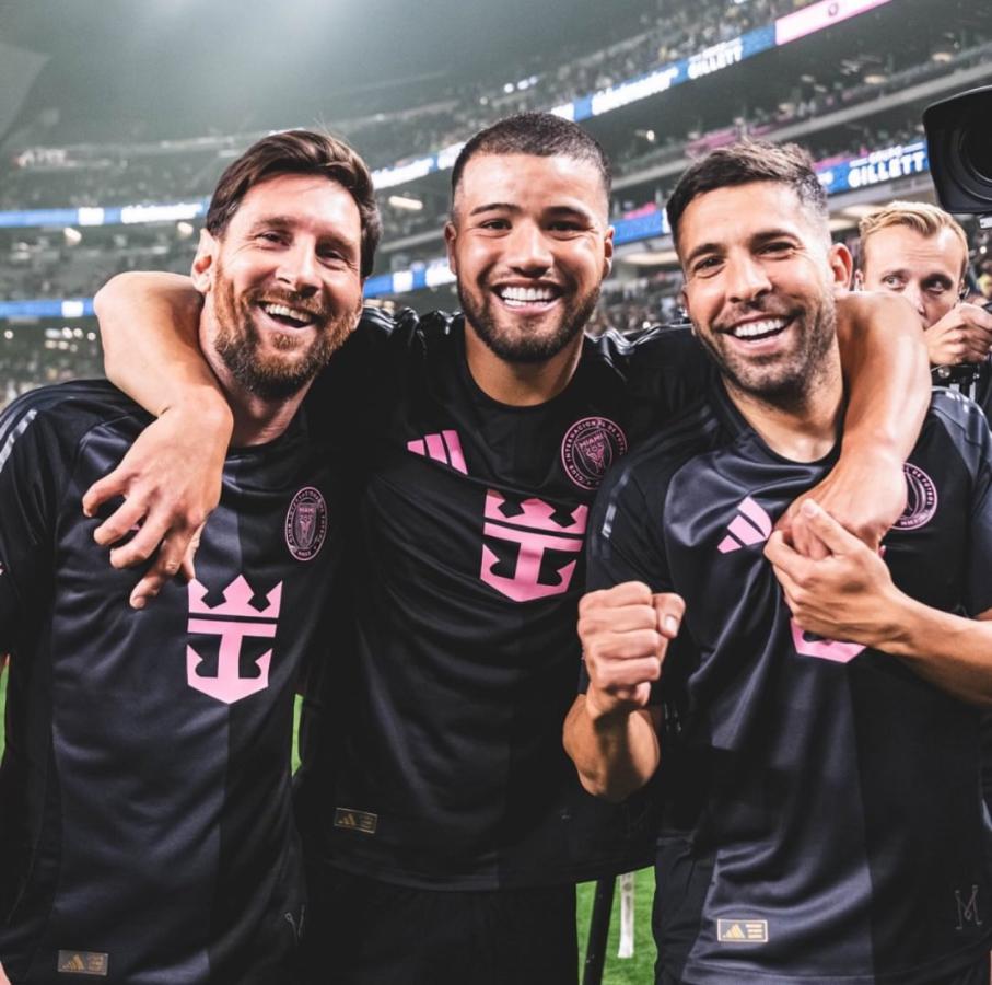Imagen Messi y sus compañeros festejaron el triunfo 