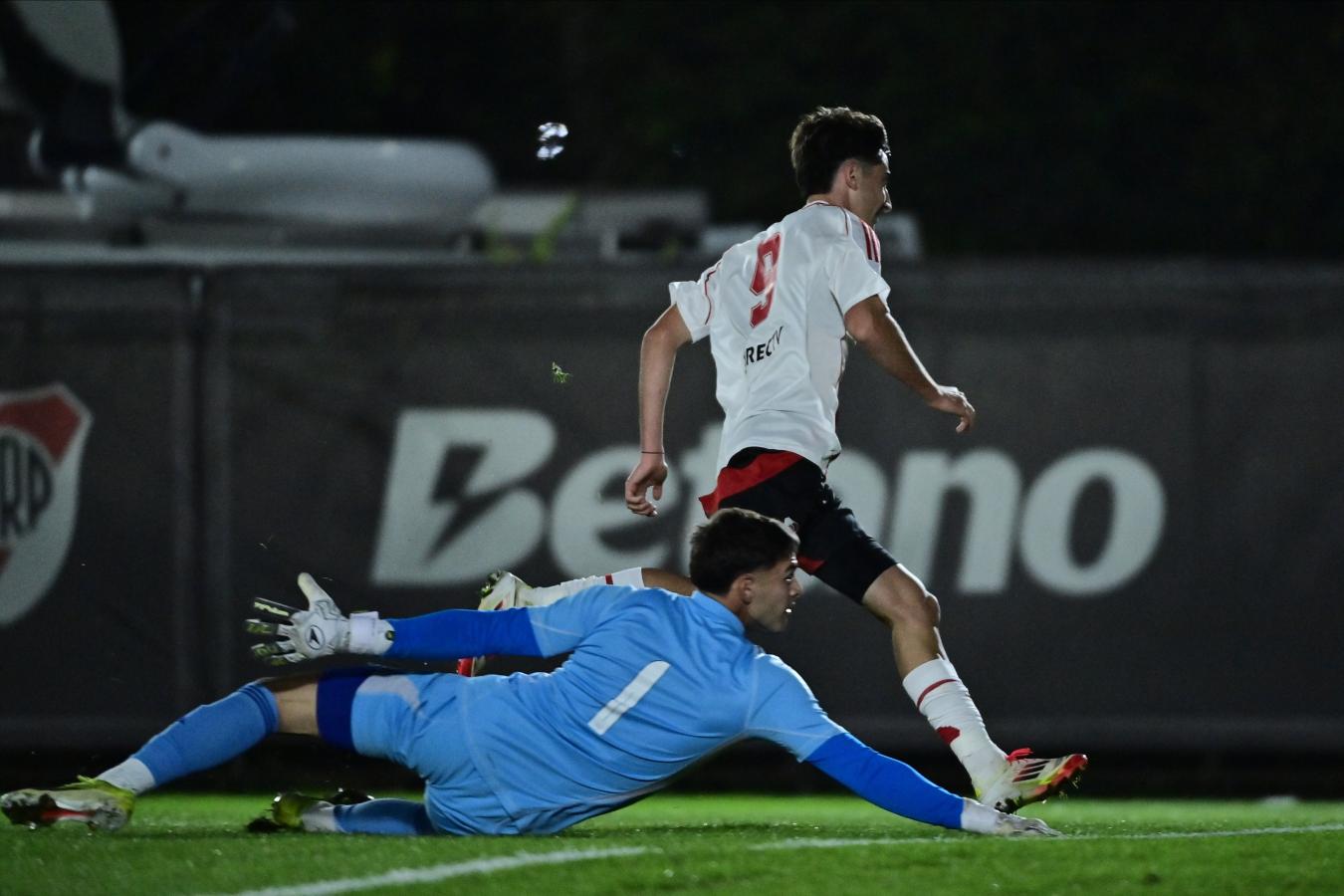 Imagen de River le sacó el invicto a Boca y se quedó con el Superclásico de Reserva