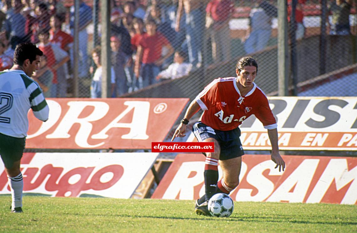 Imagen Mazzoni en Independiente, su mejor producción en el fútbol argentino.independiente-Anuario-94-95