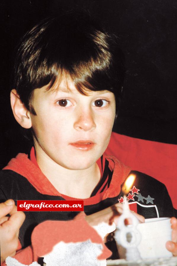 Con los colores de Newell‘s, club del que es hincha y en el que hizo las inferiores.