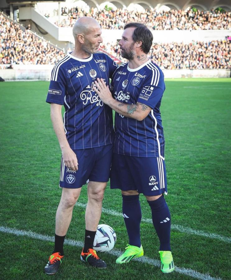 Imagen Zidane y Cavenaghi, dos leyendas de Bordeaux, reunidos en el aniversario de la institución meses atrás.