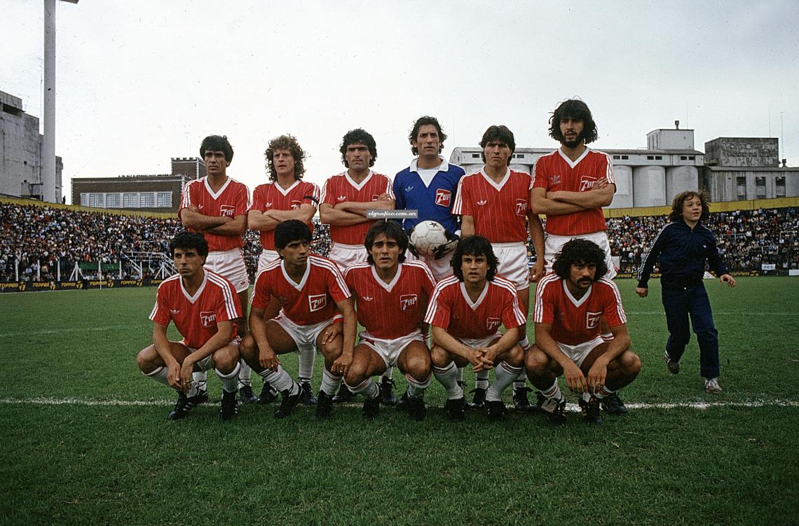 Imagen Argentinos Juniors Campeón 1984 bajo la dirección técnica de Roberto Saporiti.