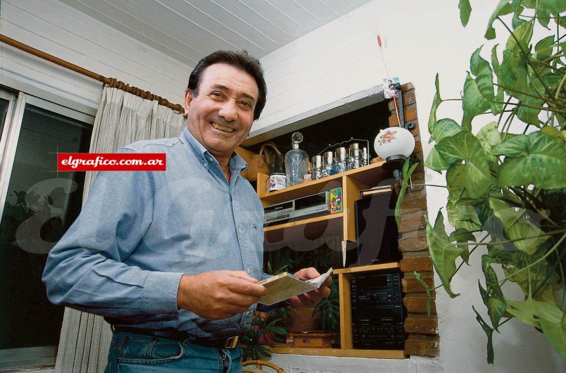 Imagen El técnico Juan Montes, en Rosario.