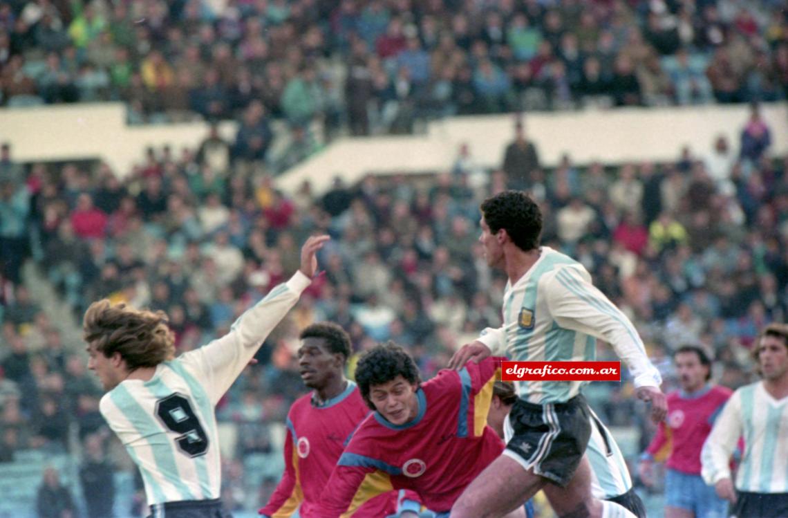Imagen GOL SIMEONE A COLOMBIA 3