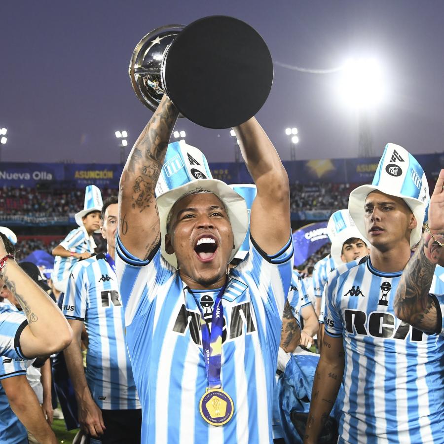 Imagen Roger Martínez se irá campeón de Racing.