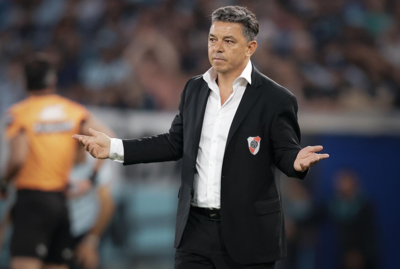 Imagen Gallardo y su laberinto en un River que no da pie con bola.