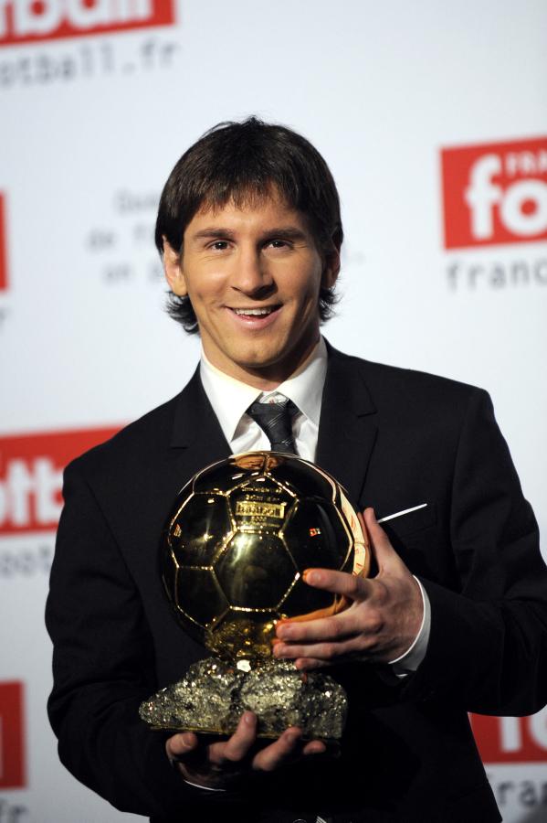 Imagen La sonrisa de Messi, con su primer Balón de Oro.