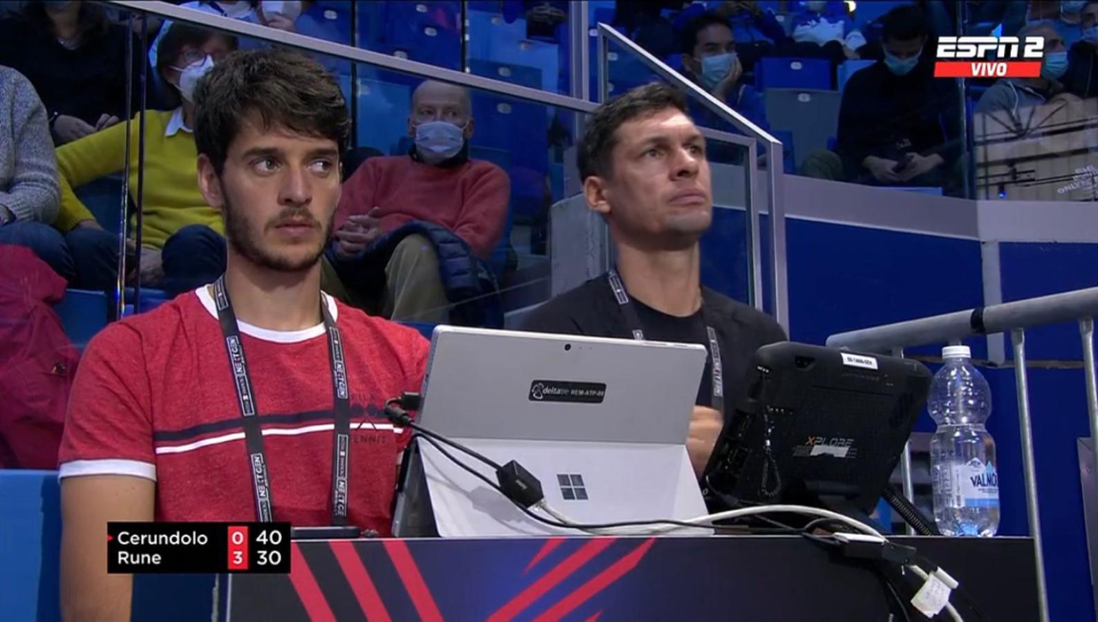 Imagen Nicolás Pacioni y Andrés Dellatorre, en el box de Juanma Cerúndolo.