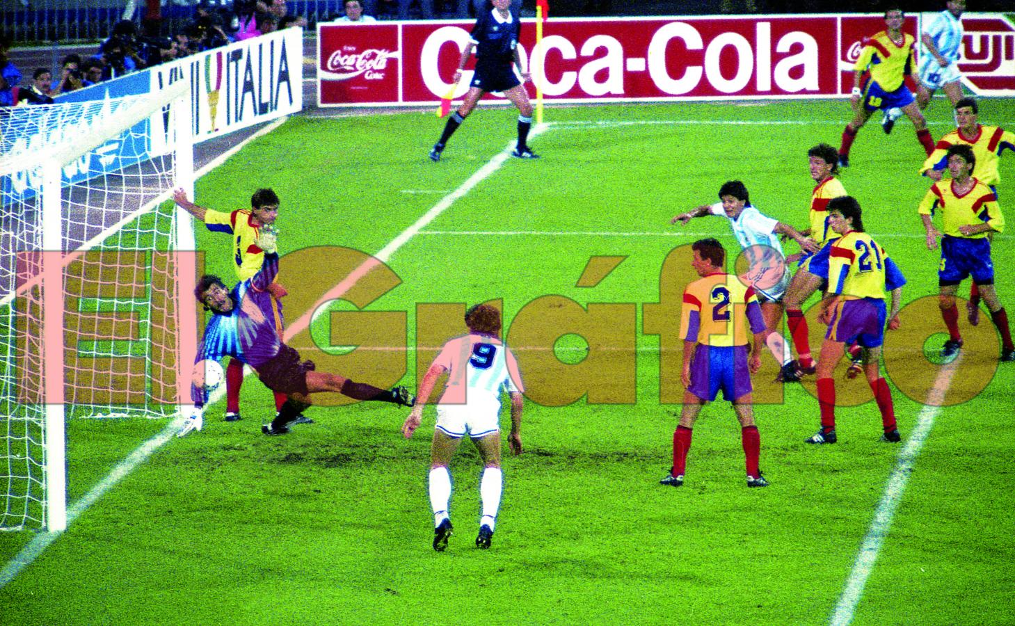 Imagen Centro de Maradona y gol de Monzón, como Diego se lo había prometido