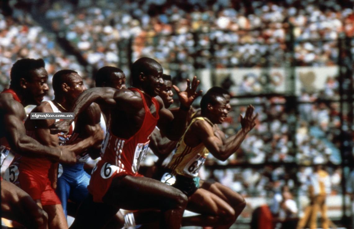 Imagen 100 metros llanos de Seúl 1988. Ben johnson pasaría de héroe a villano en poco tiempo.