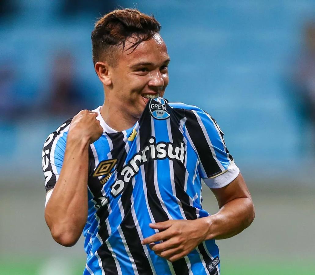 Imagen Pepé, el motivo por el cual Driussi no volvió a River. El atacante de Gremio no quiso ser vendido al Zenit ruso y su futuro está ligado al Porto. 
