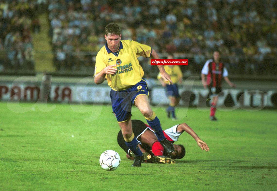 Imagen En Villarreal jugó entre 2001 y 2003. Disputó 81 partidos y marcó 20 goles.