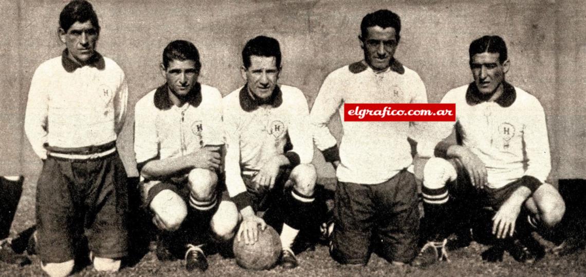 Imagen En la década del veinte, el gran rival de Boca Juniors en la Asociación Argentina fue Huracán. Ganó sus campeonatos del amateurismo impulsado por la eficacia de una gran línea de ataque. La que formaban Adán Loizo, Juan Espósito, Guillermo Stábile —el Filtrador—, Angel Chiesa y Cesáreo Onzari.