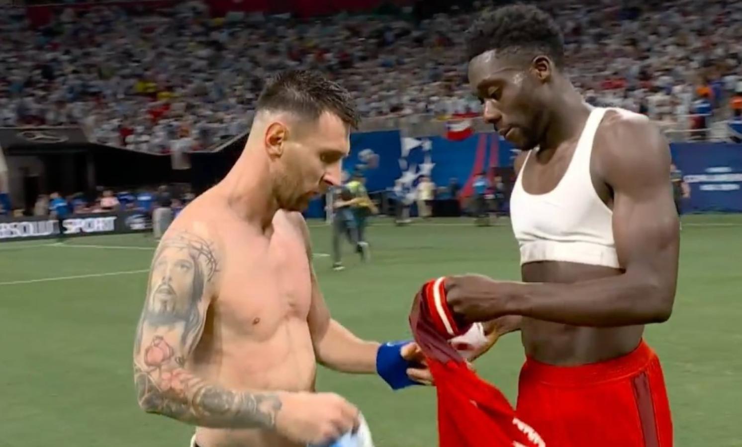 Imagen Davies intercambió camisetas con su ídolo Messi en el duelo por fase de grupos.
