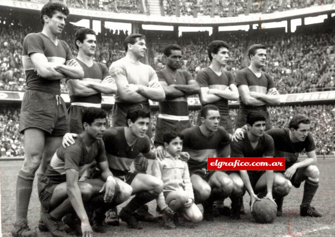 Jugó en Boca entre 1959 y 1961.