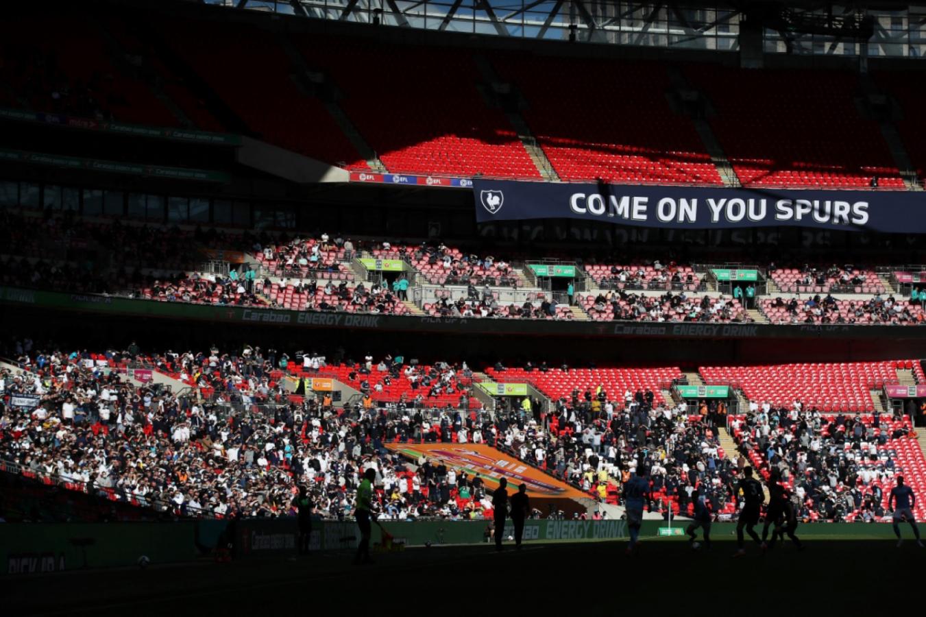 Imagen Wembley recibió 8 mil hinchas en la fina de la Copa de la Liga