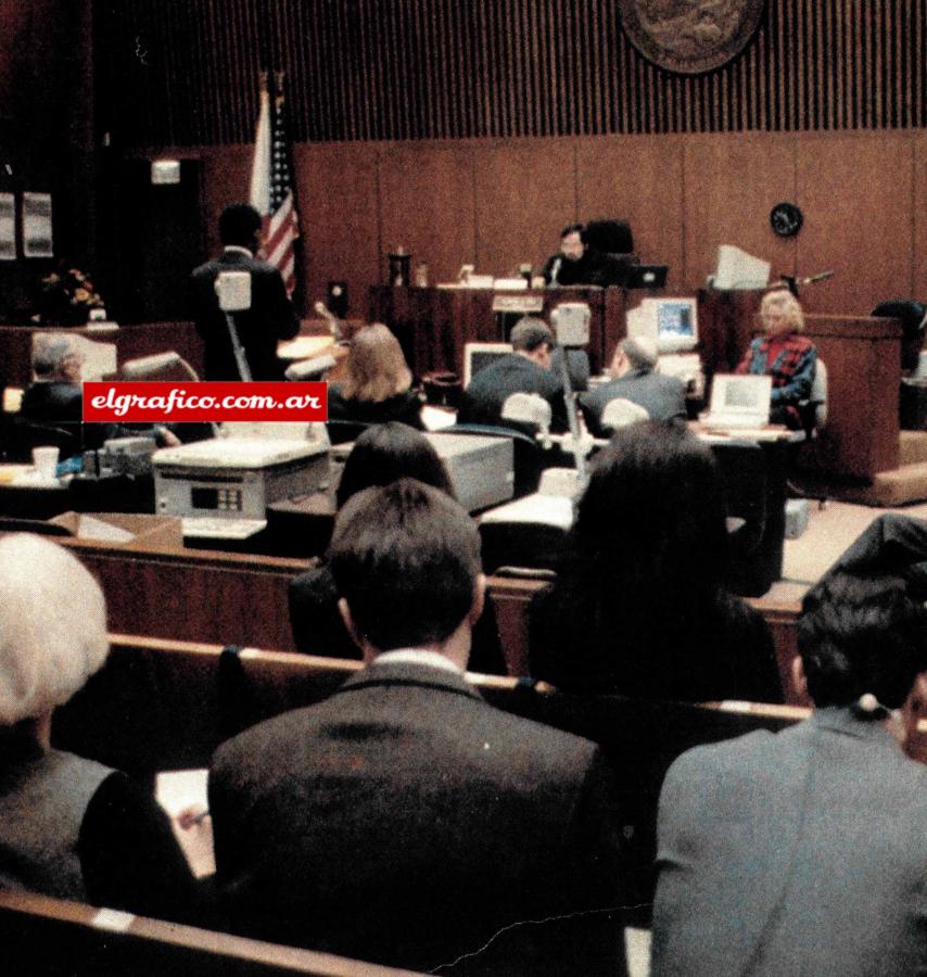 Imagen Tribunales de Los Angeles. Sala 9-307. El juicio a O. J. Simpson, formidable ¨running back¨del fútbol americano.