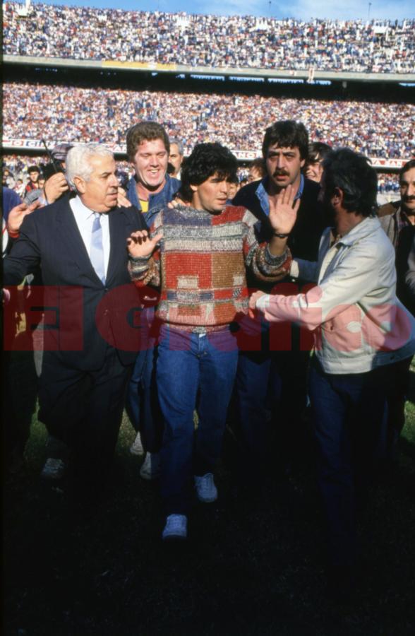 Imagen Maradona pide tranquilidad ante el desbande
