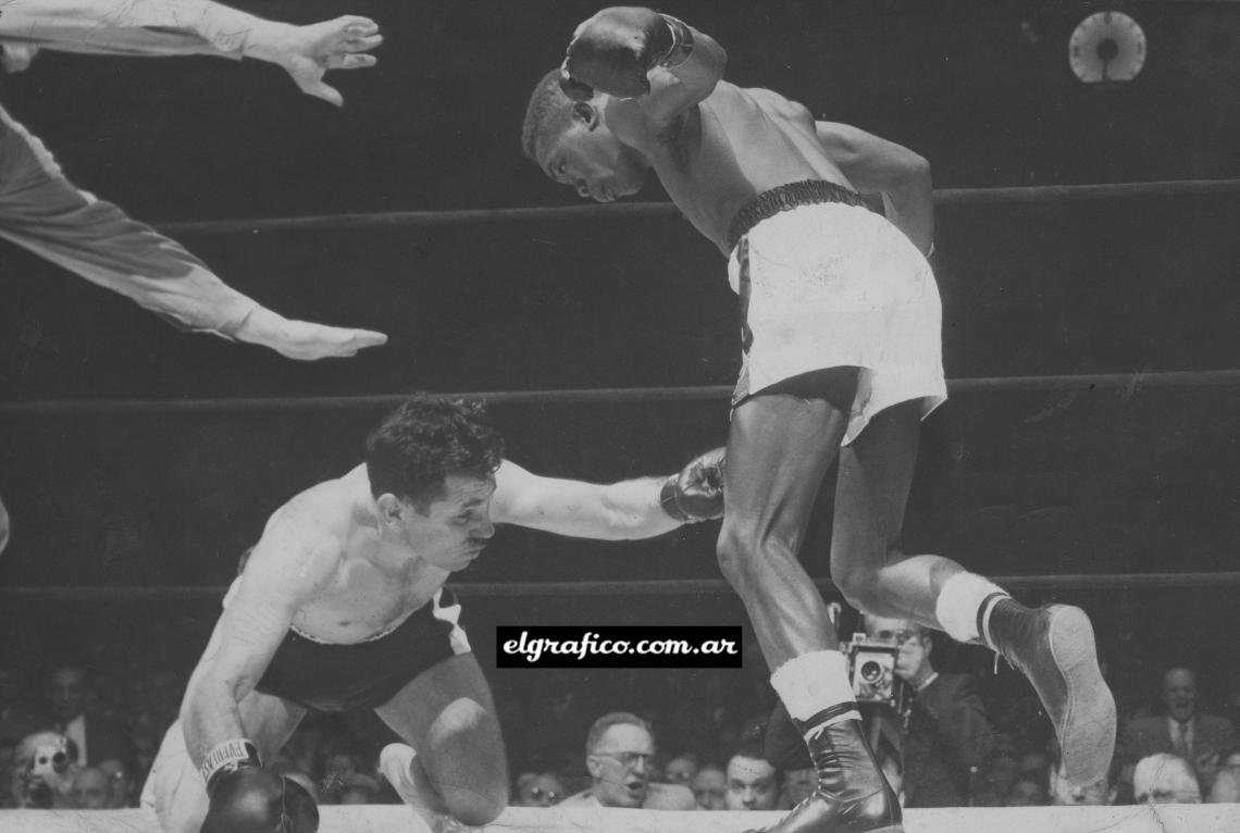 Imagen Gatica vs Ike Williams. 12-1-51.