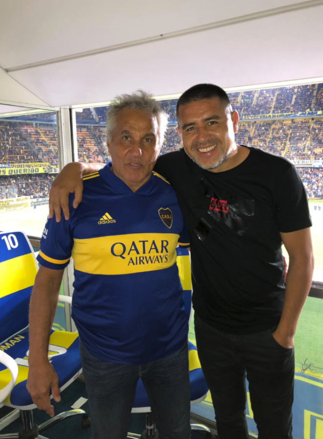 Imagen Márcico y Riquelme, dos glorias de Boca que lucieron la camiseta número 10.
