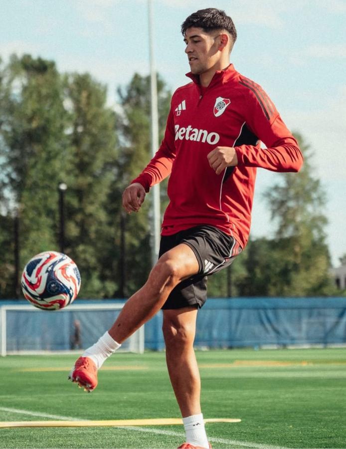 Imagen Lautaro Rivero sufrió un desgarro y será baja por 21 días.