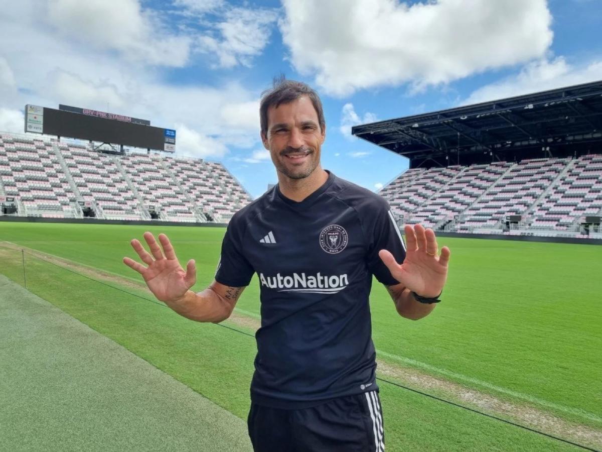 Imagen El Chino Saja sueña con hacer un amistoso entre Racing e Inter Miami.