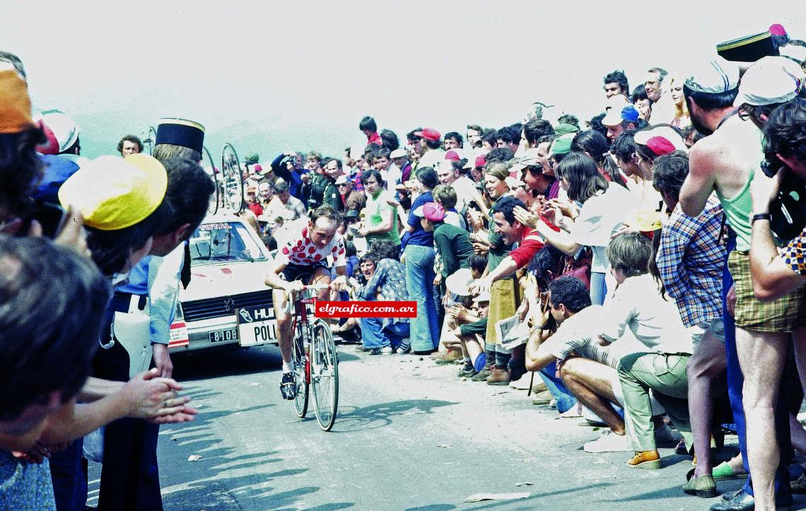 Imagen Combustible especial usaba el ciclista belga Michel Pollentier. Cuando llegaba al antidoping volcaba orina ajena en el frasco para evitar una sanción.