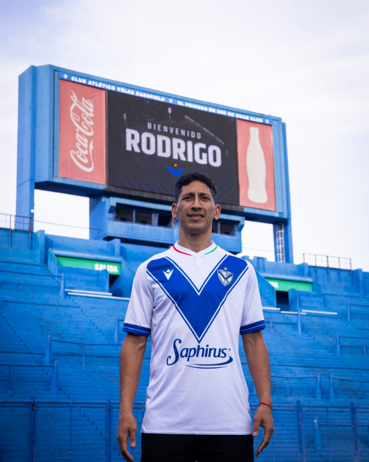 Imagen Aliendro fue presentado como nuevo jugador de Vélez. Foto: Vélez