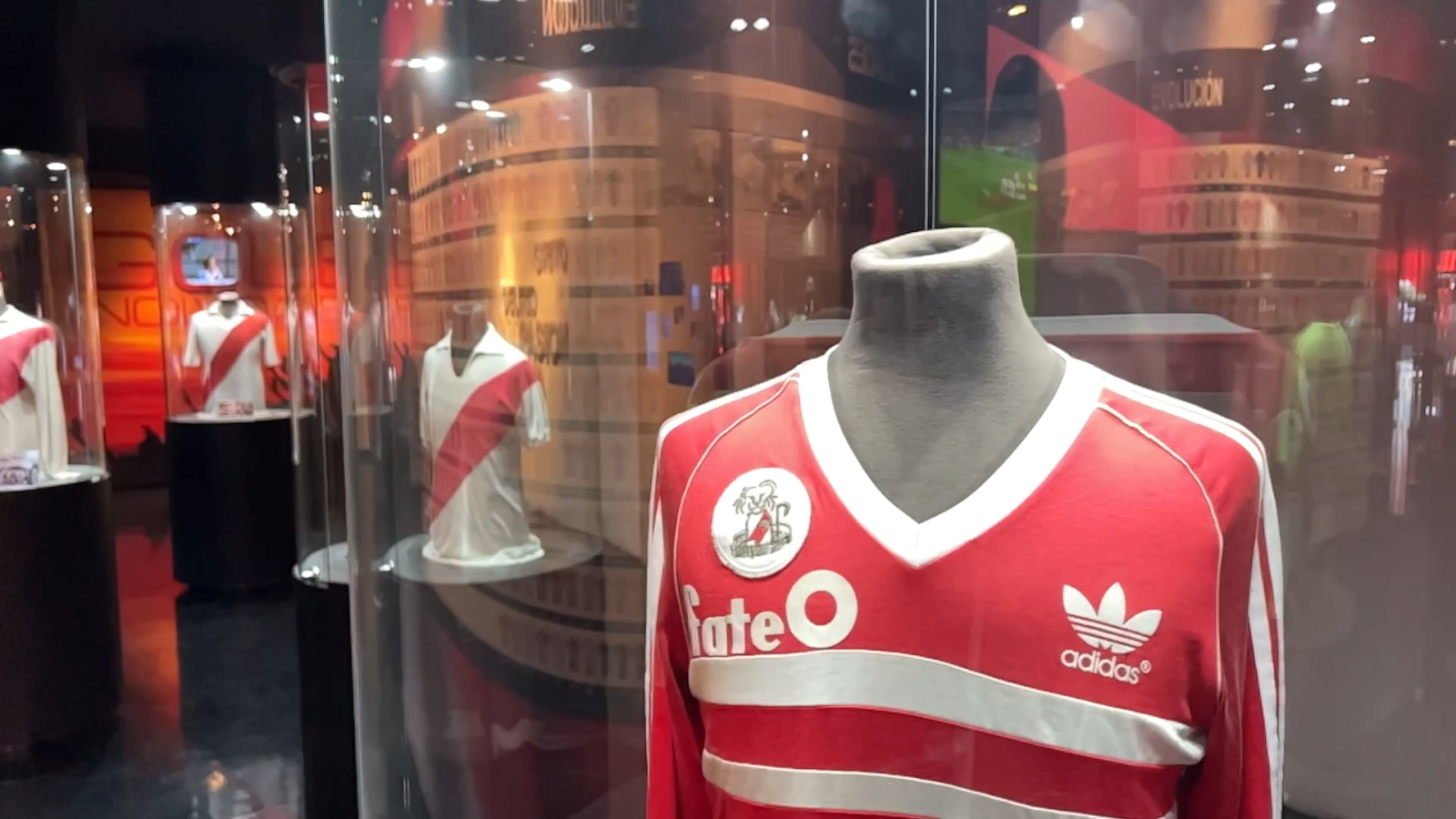 Imagen Las distintas camisetas usadas en la historia también tienen su espacio en el Museo de River