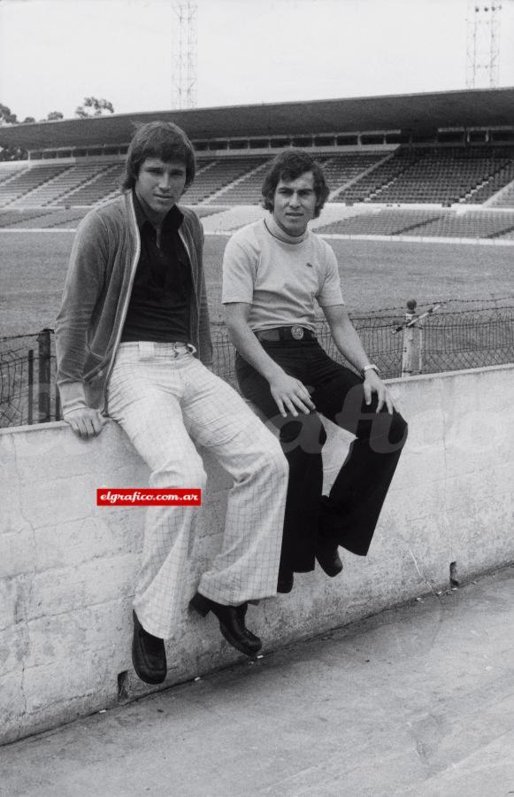 Imagen Como hermanos. Bertoni y Bochini en los setenta. Dos leyendas del mejor Independiente.