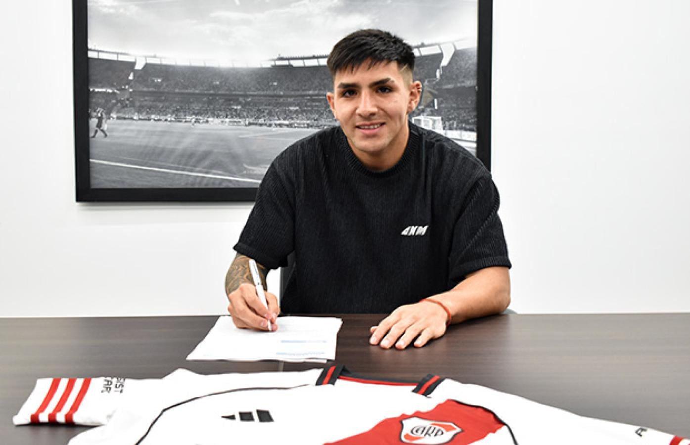 Imagen Joaquín Flores, de buenas actuaciones en Reserva, firmó hasta 2028.