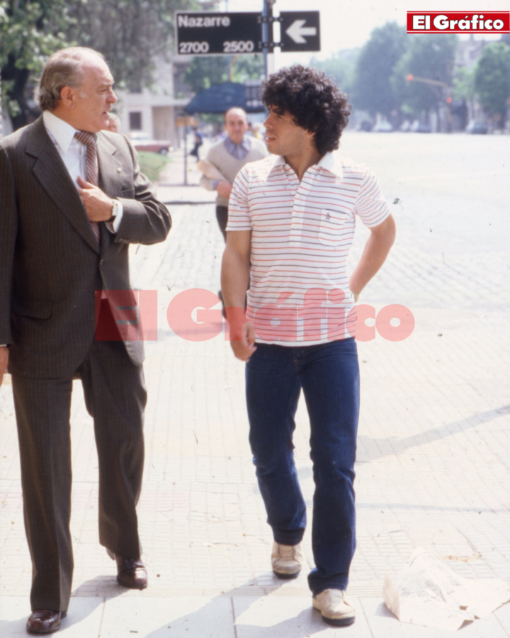 Imagen Una de las imágenes del histórico encuentro entre Diego y Di Stéfano